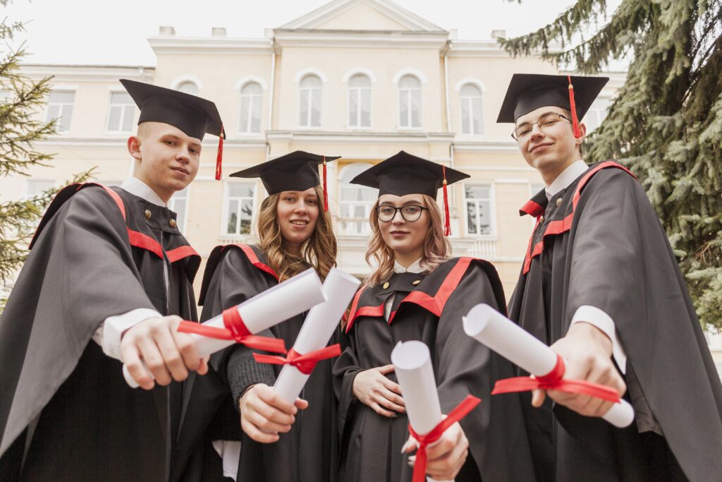 Le Master (Postgraduate Degree) au Royaume-Uni : Approfondissez Votre Expertise et Propulsez Votre Carrière